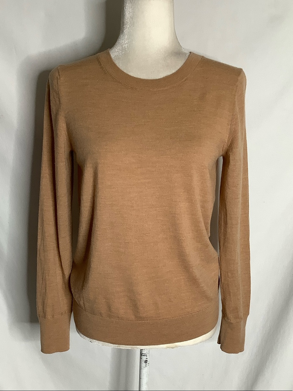 Banana Republic 100% Merino Wool Camel Crew Neck Sweater Size M